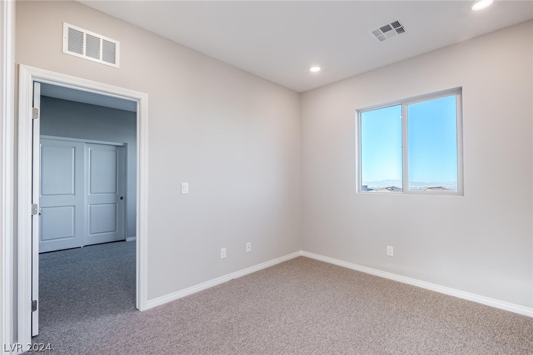 11832 Dragontail Peak Avenue