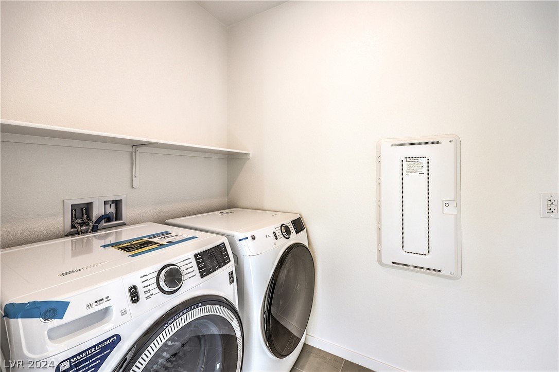 11691 Desert Hollow Avenue