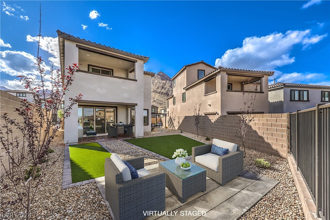 11691 Desert Hollow Avenue