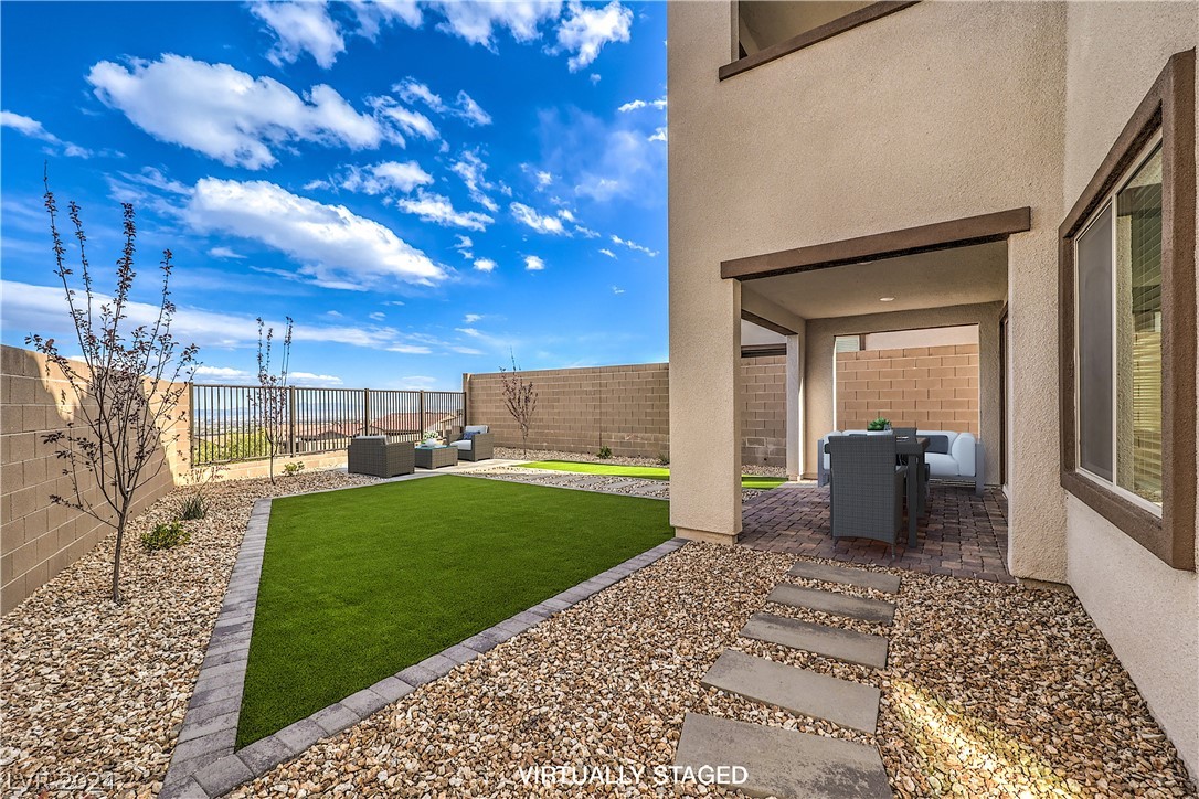 11691 Desert Hollow Avenue