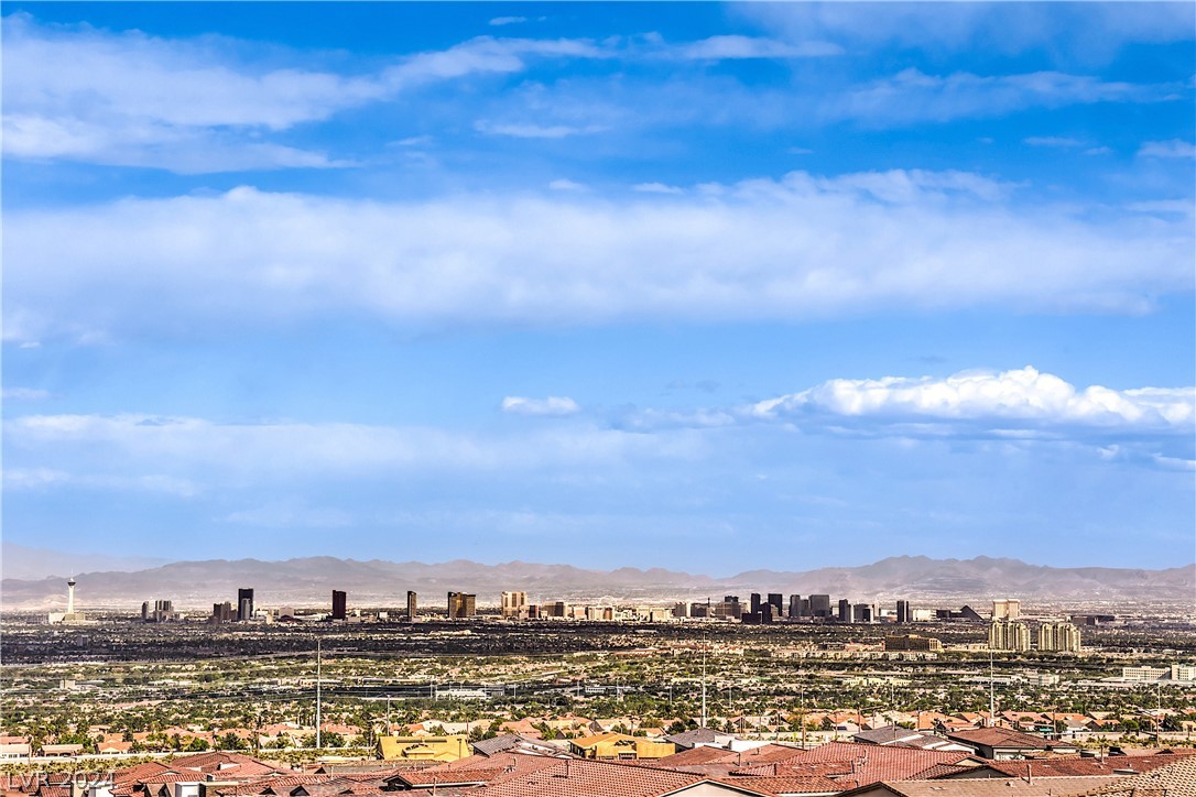 11691 Desert Hollow Avenue