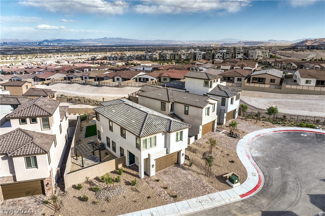 11691 Desert Hollow Avenue