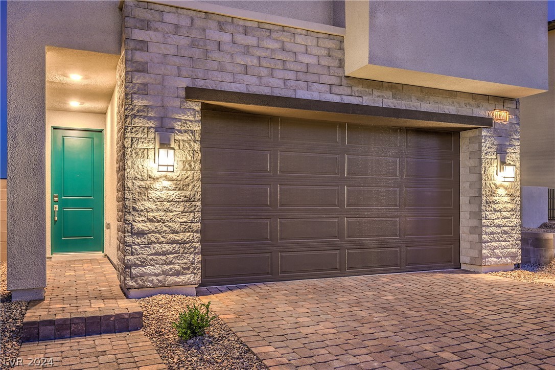 11691 Desert Hollow Avenue