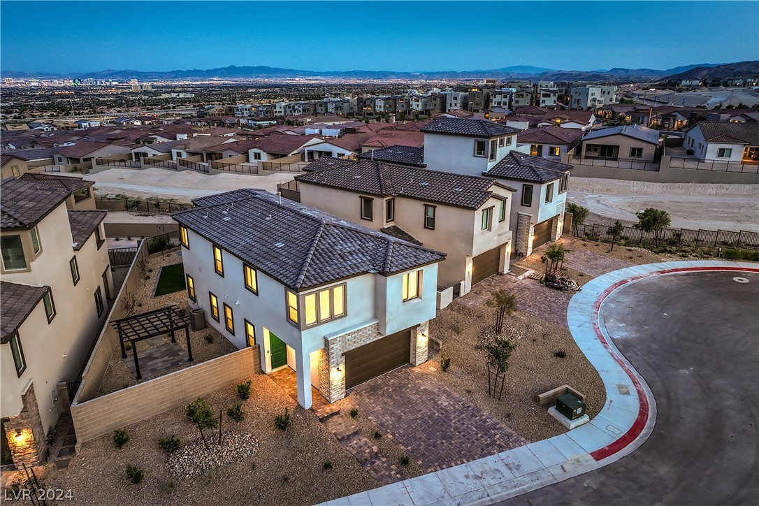 11691 Desert Hollow Avenue