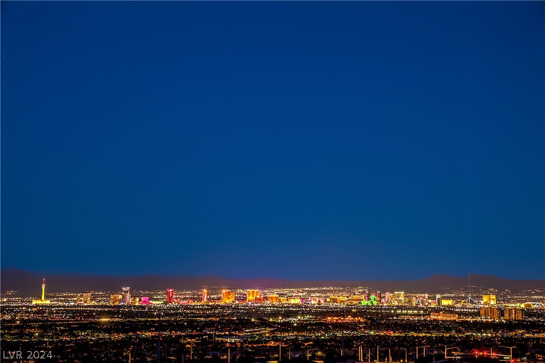 11691 Desert Hollow Avenue