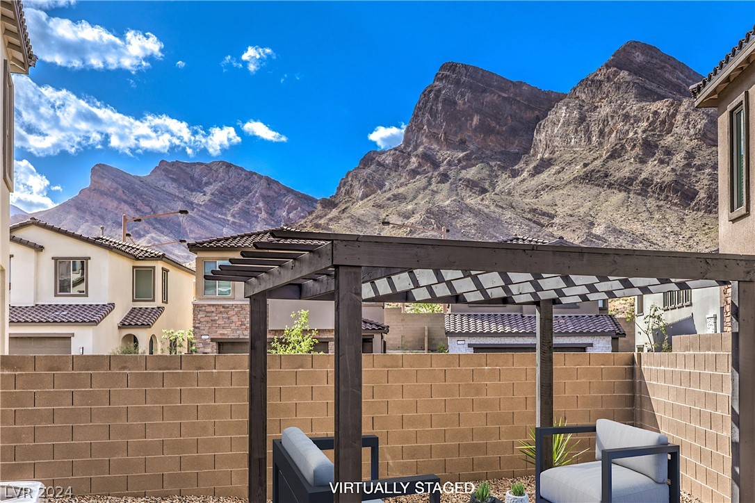 11691 Desert Hollow Avenue