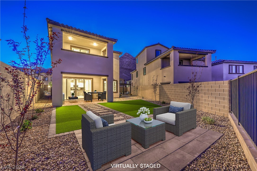 11691 Desert Hollow Avenue