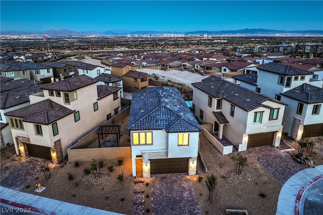 11691 Desert Hollow Avenue