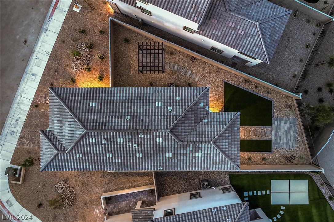 11691 Desert Hollow Avenue