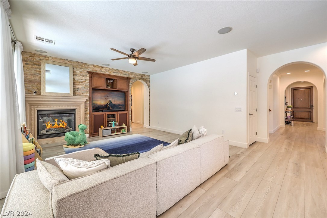 537 Cala Morlanda Street