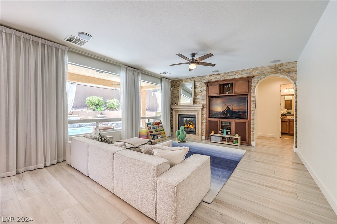 537 Cala Morlanda Street