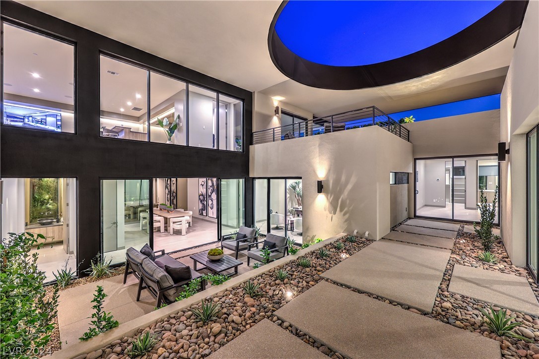 713 Dragon Peak Drive