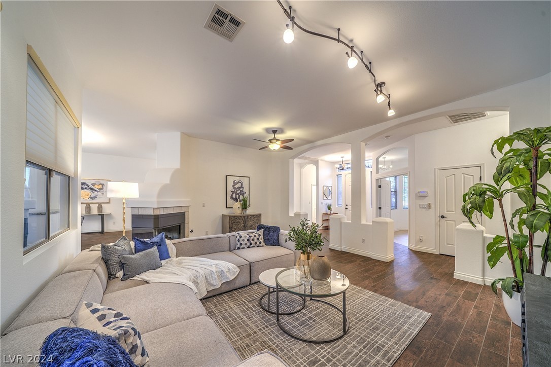 1213 Corona Valley Street