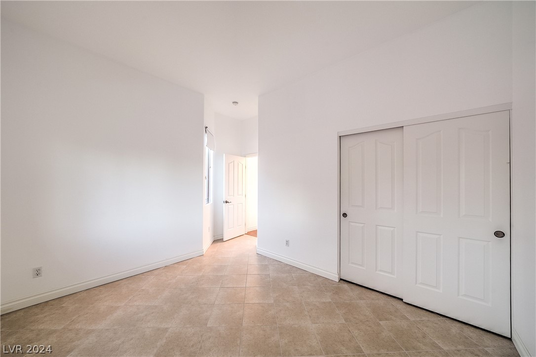 1213 Corona Valley Street