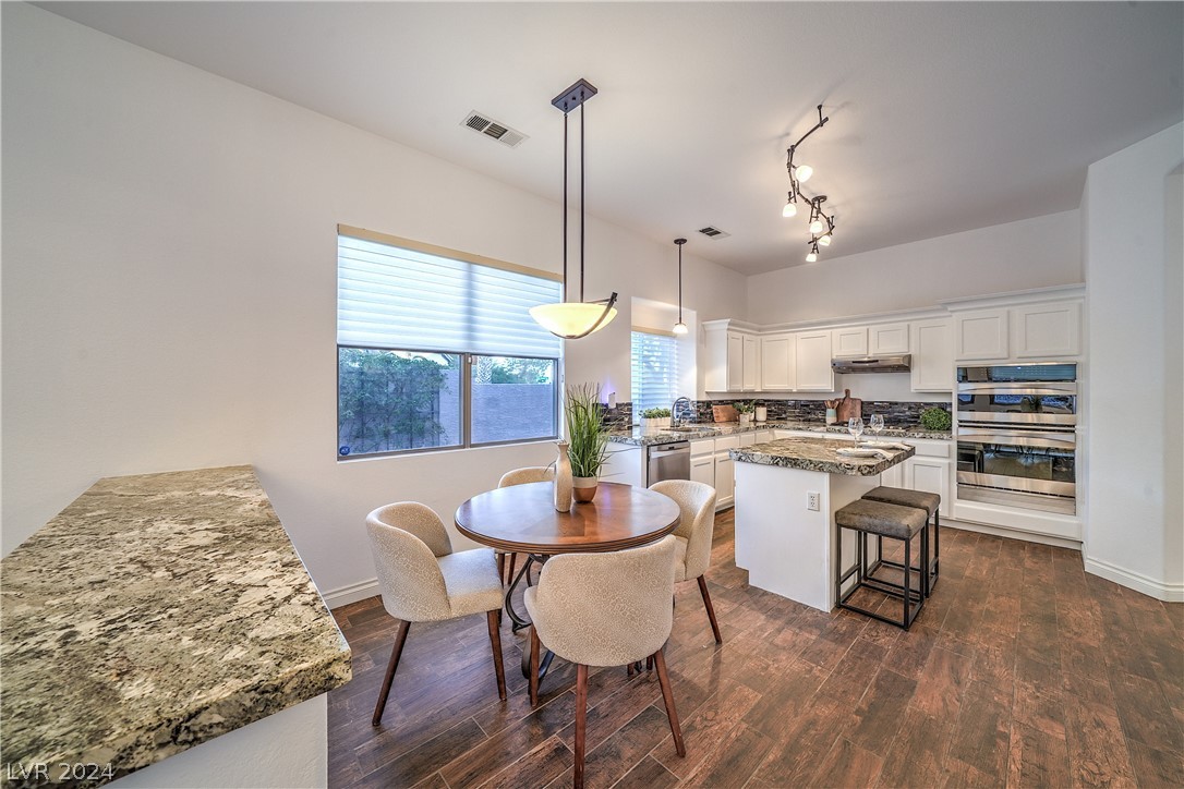 1213 Corona Valley Street