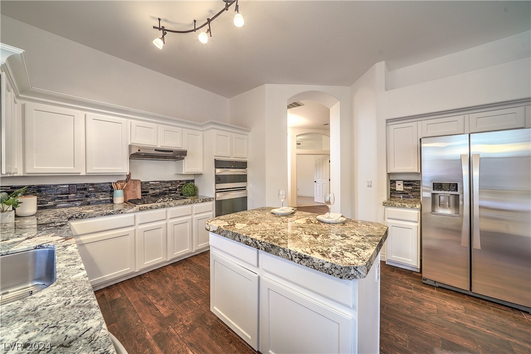 1213 Corona Valley Street