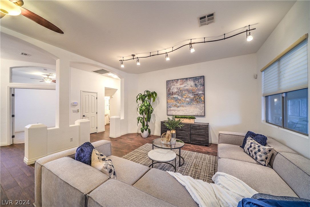 1213 Corona Valley Street