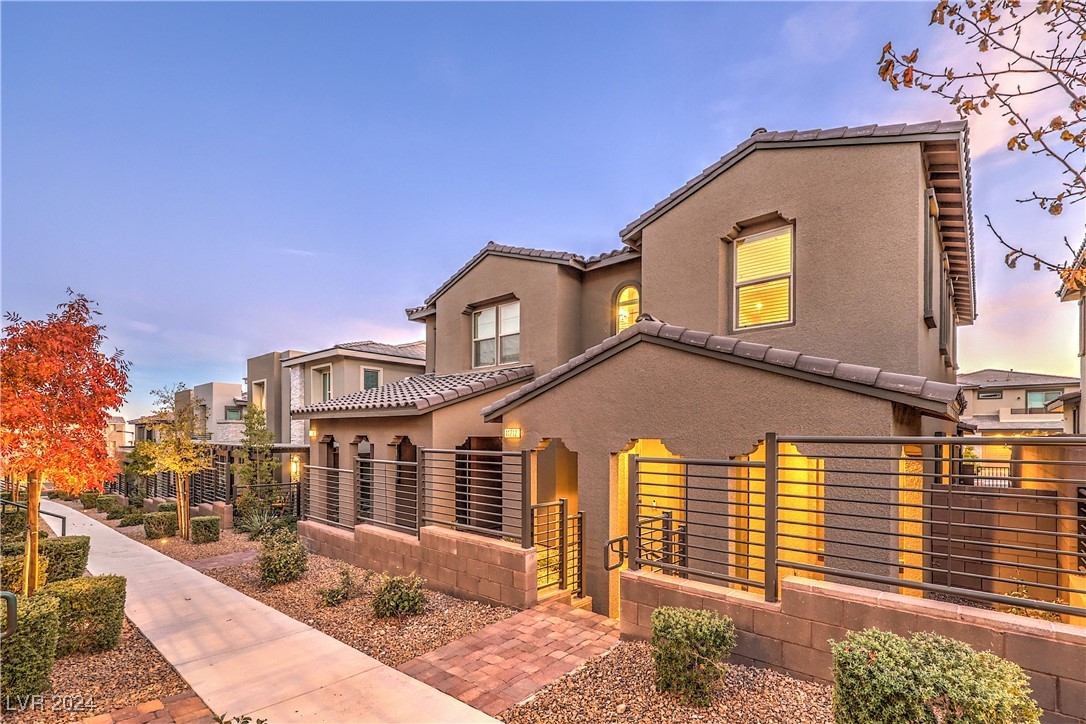 11712 Emerald Lake Avenue