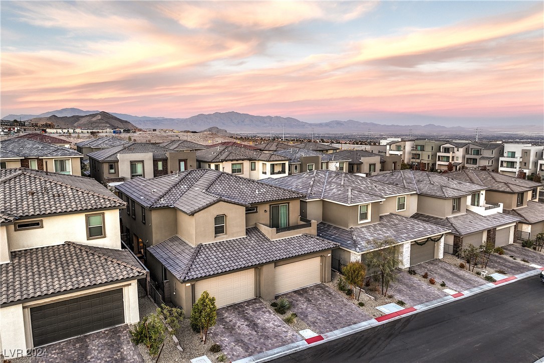 11712 Emerald Lake Avenue