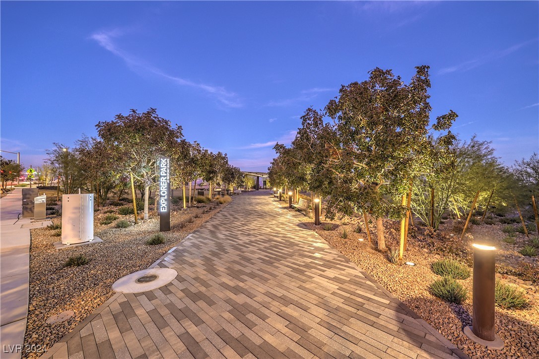 11712 Emerald Lake Avenue