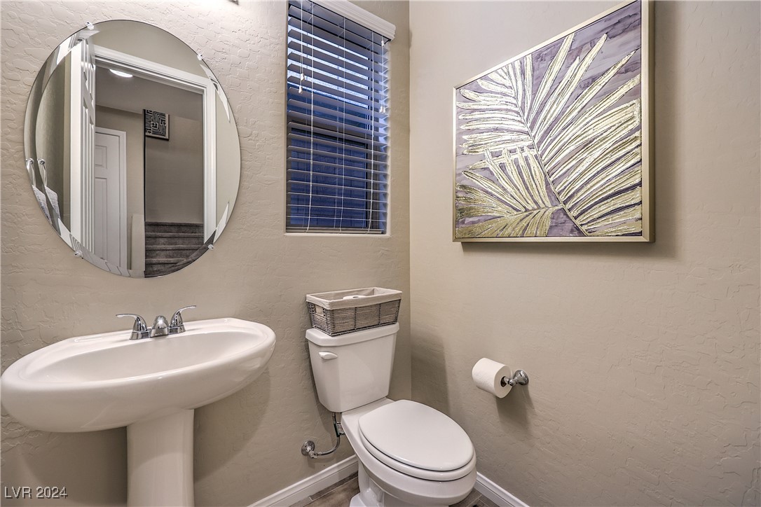 11712 Emerald Lake Avenue