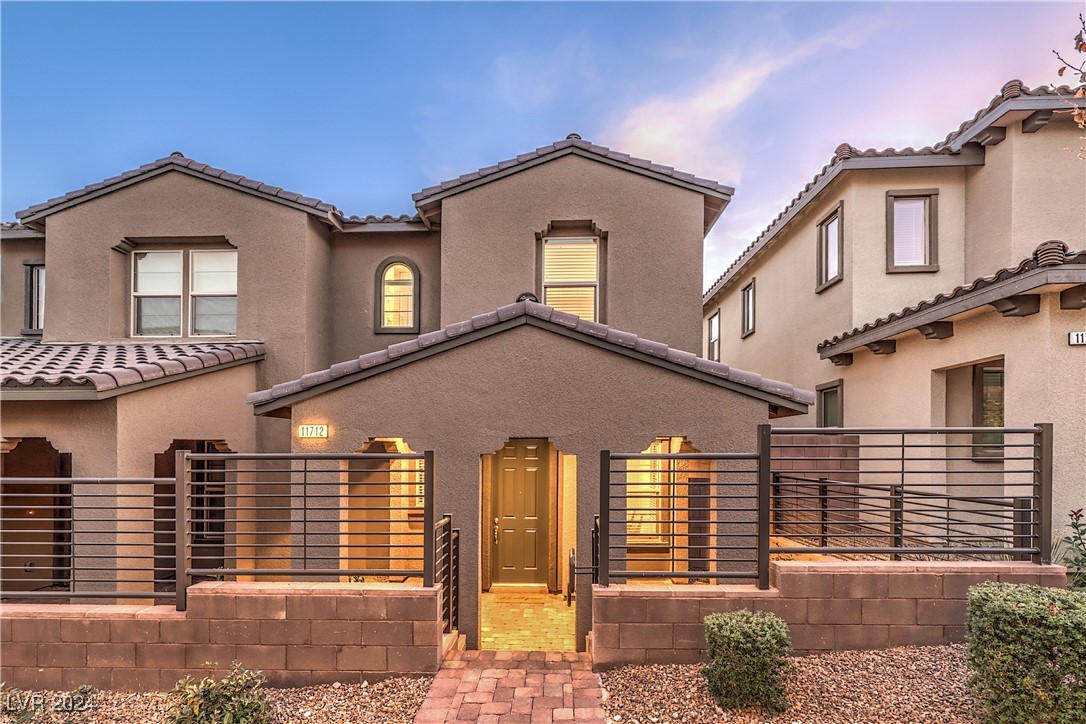 11712 Emerald Lake Avenue