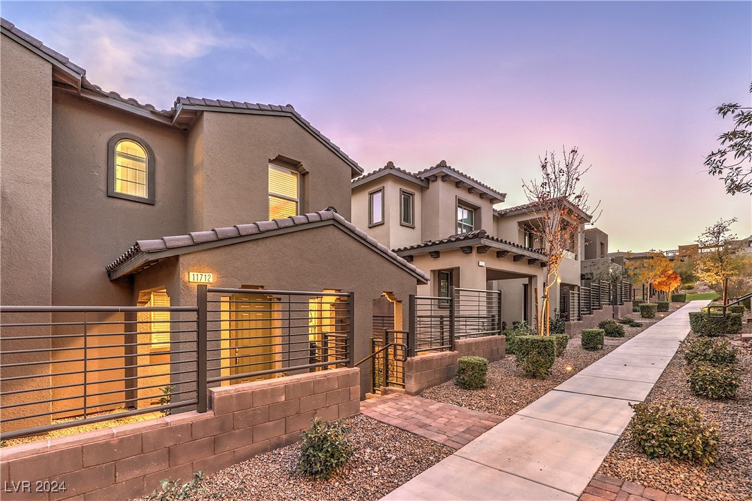 11712 Emerald Lake Avenue