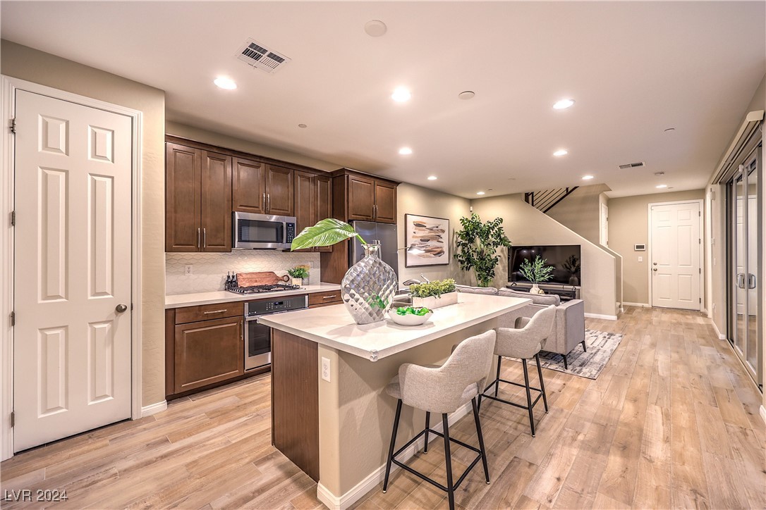 11712 Emerald Lake Avenue