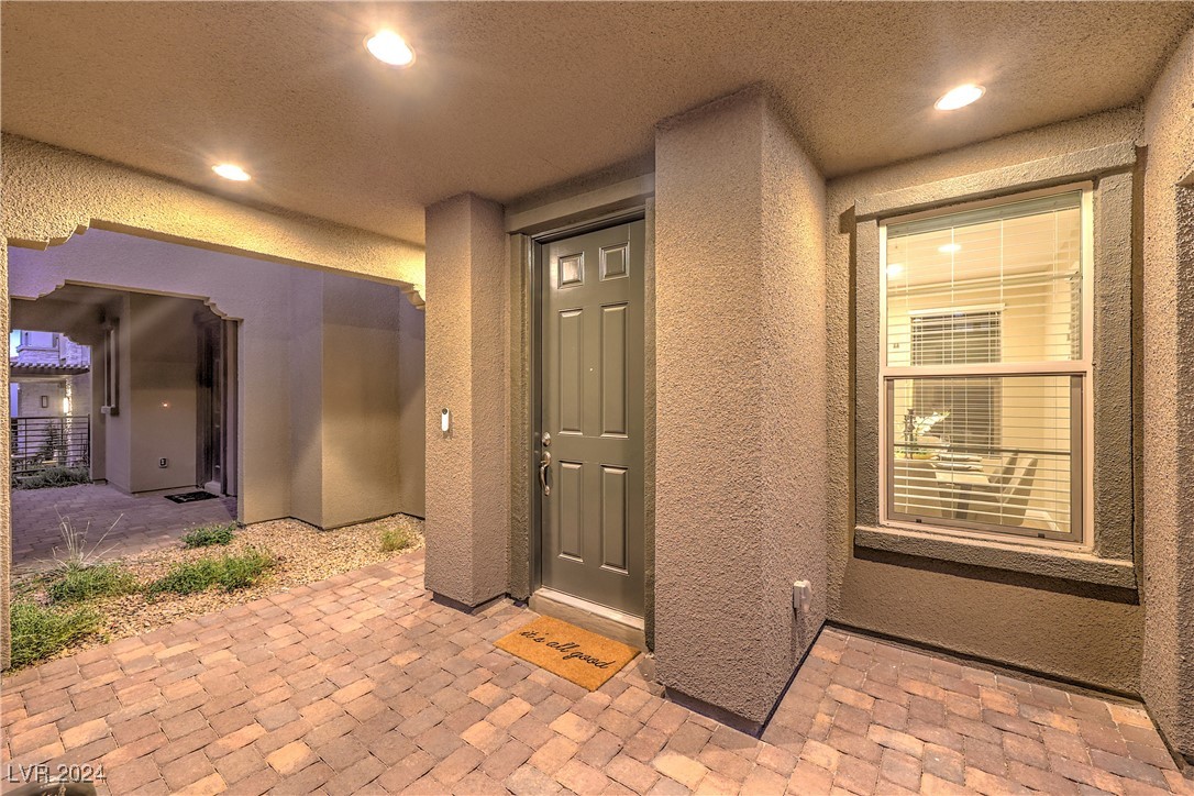 11712 Emerald Lake Avenue