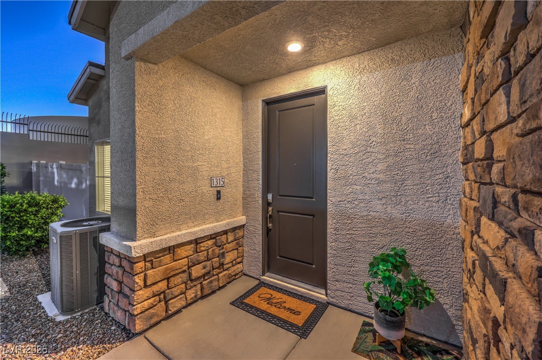 545 Thea Street 1315