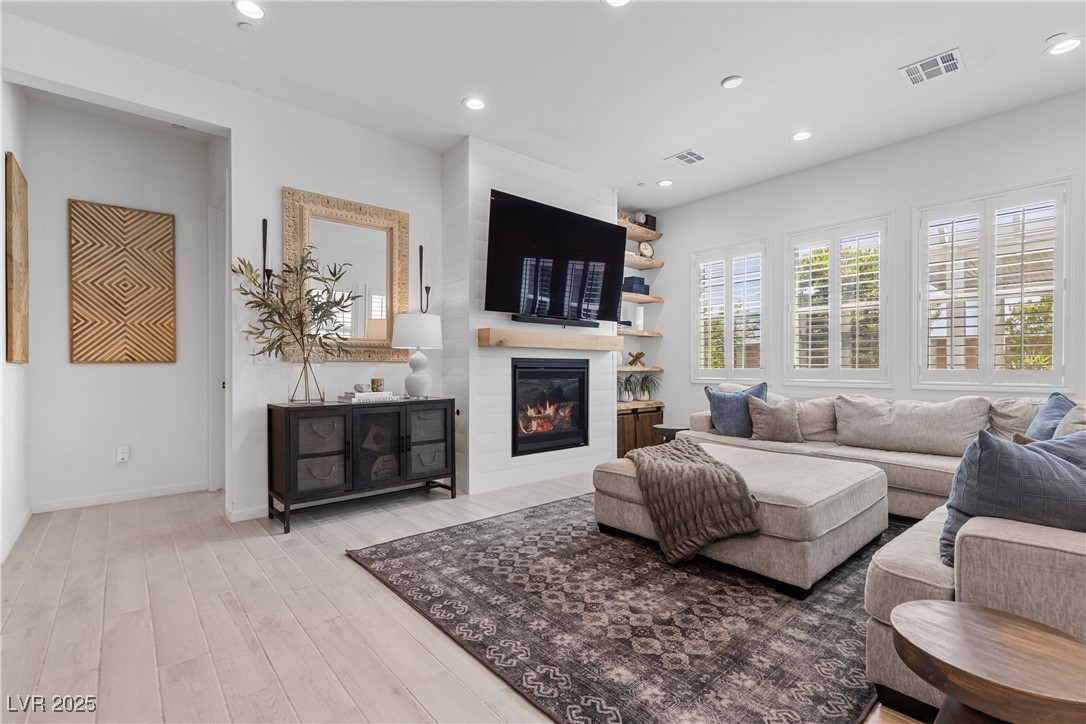 9951 Skye Gazer Avenue