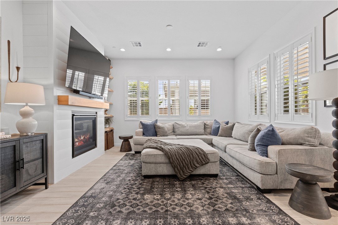 9951 Skye Gazer Avenue