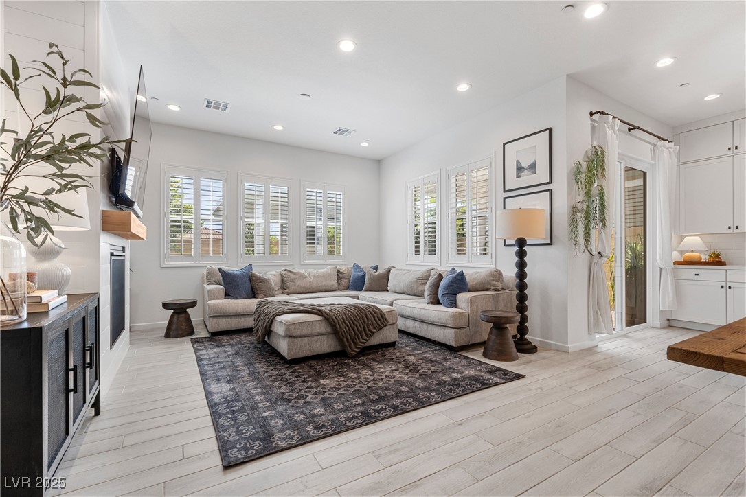 9951 Skye Gazer Avenue