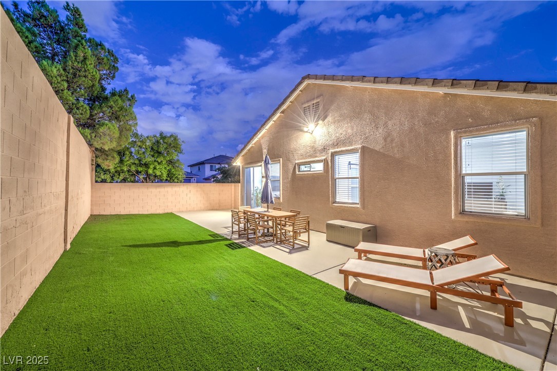 10762 Flame Vine Court