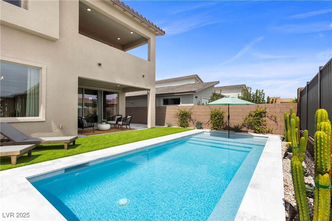 532 Crown Mesa Avenue