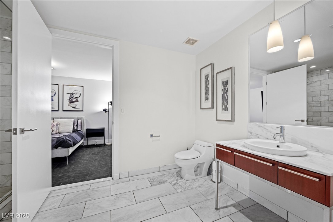 4471 Dean Martin Drive 1108