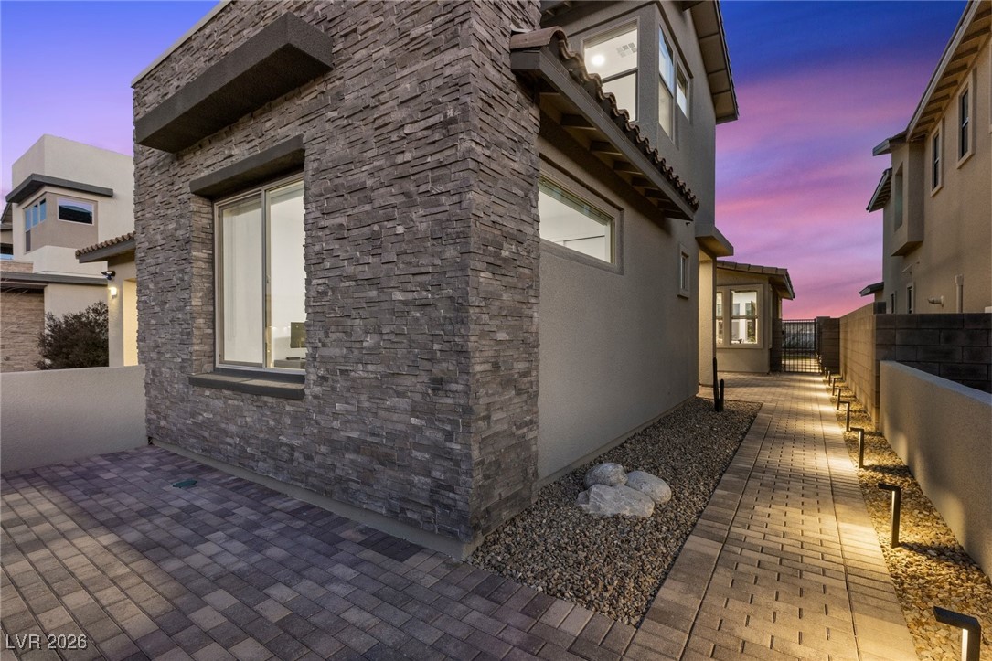 400 Crown Mesa Avenue