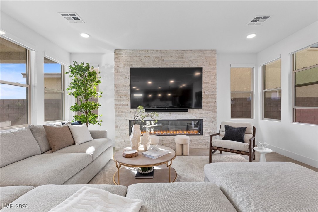 400 Crown Mesa Avenue