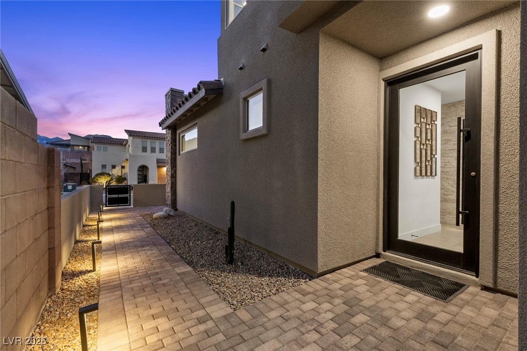 400 Crown Mesa Avenue