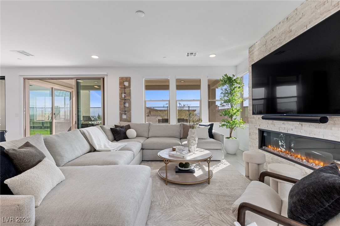 400 Crown Mesa Avenue