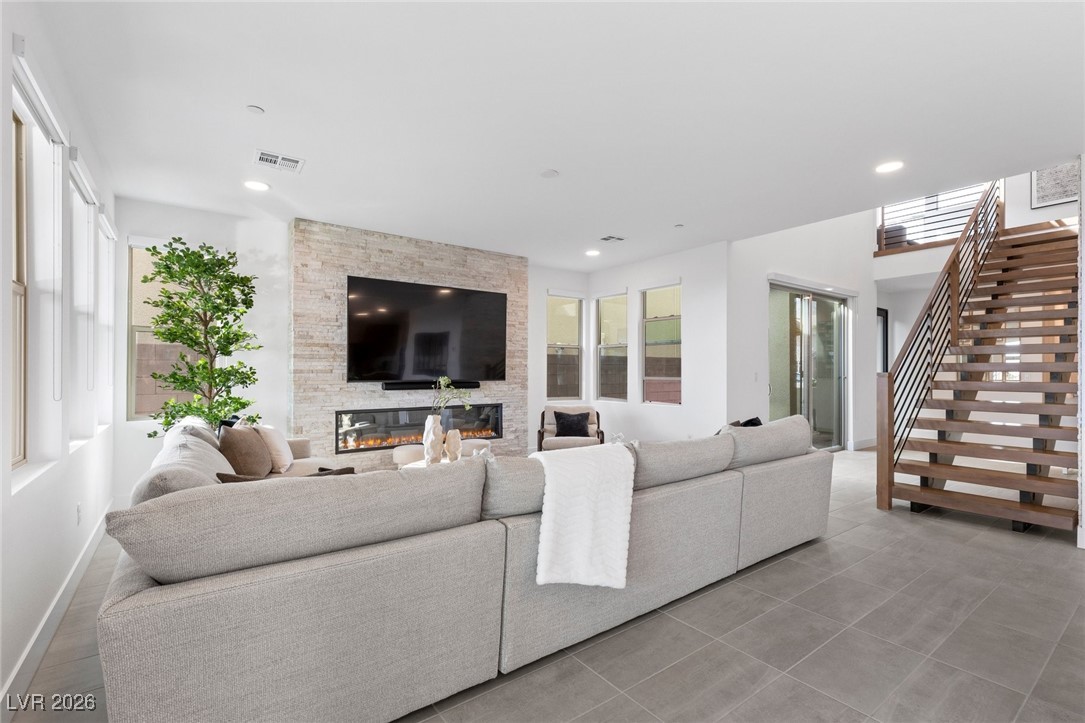 400 Crown Mesa Avenue