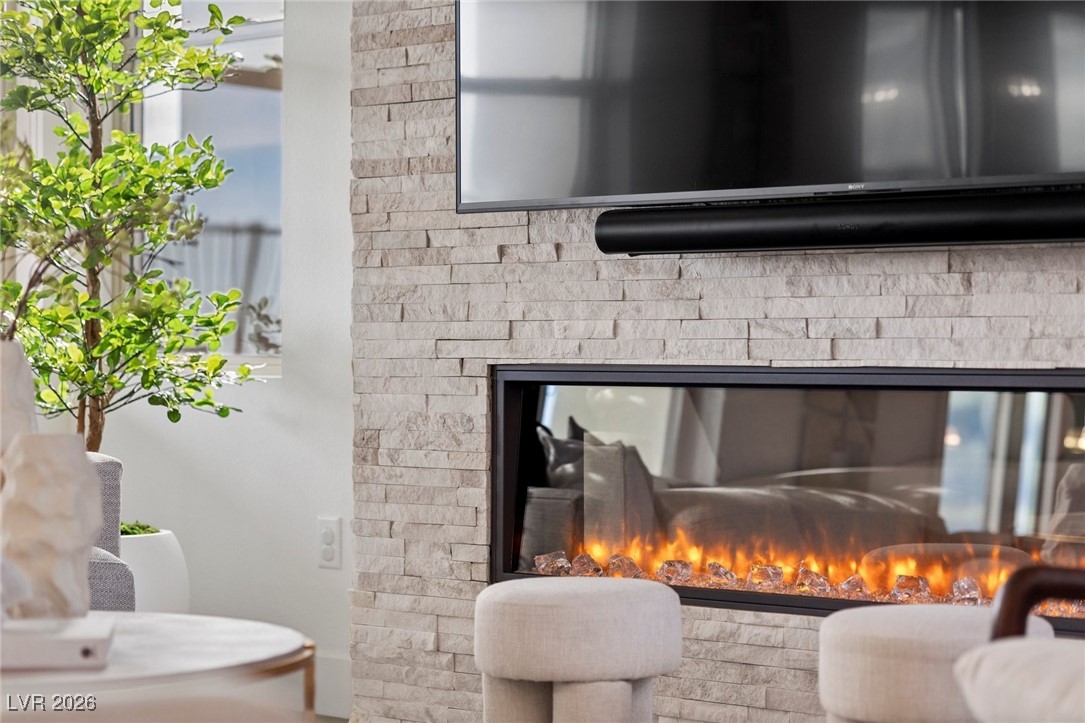 400 Crown Mesa Avenue