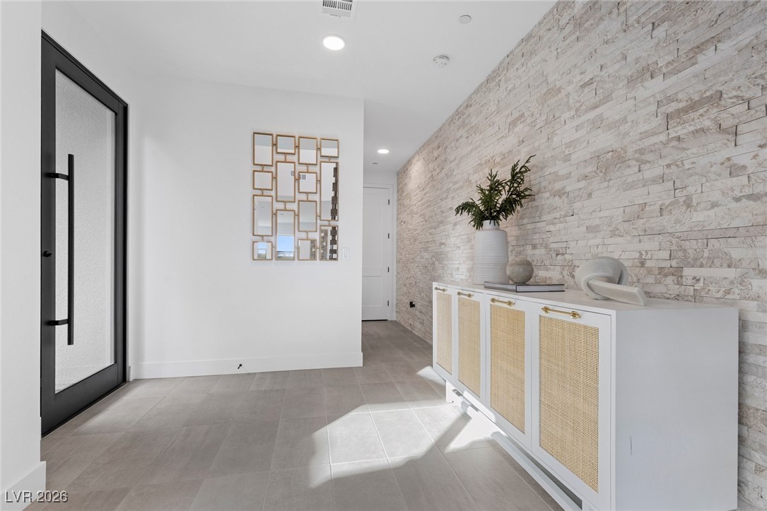 400 Crown Mesa Avenue