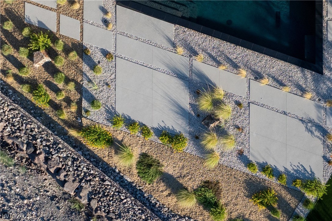 8 Chisel Crest Court