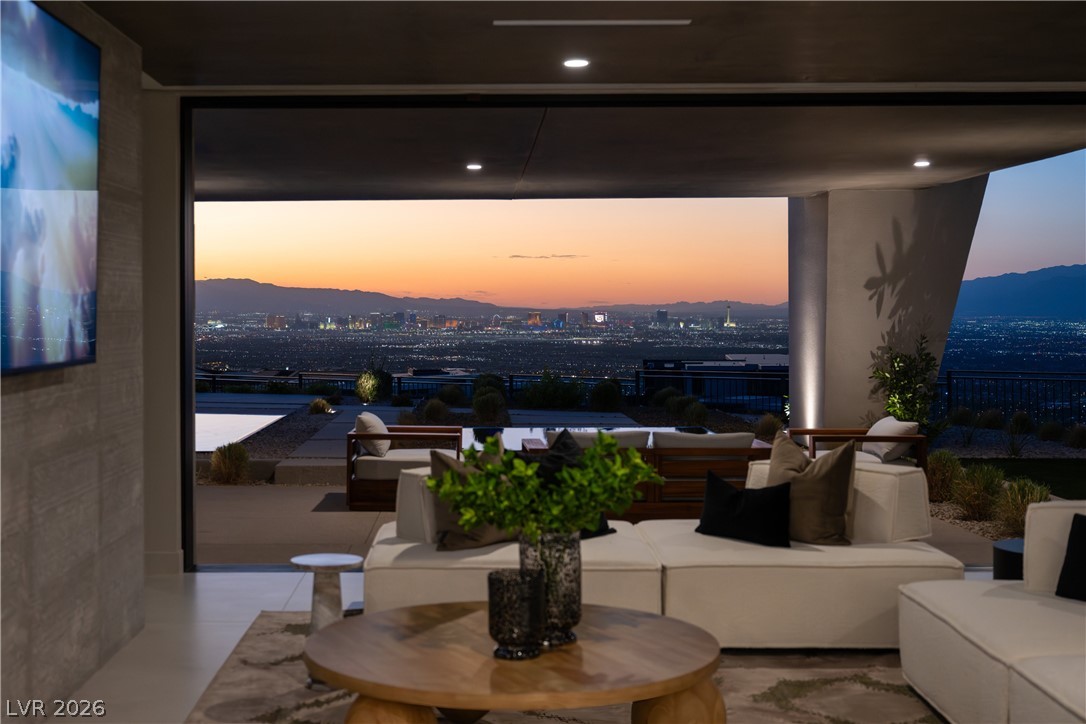 8 Chisel Crest Court