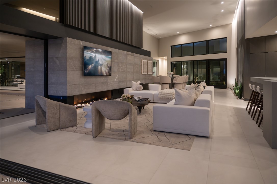 8 Chisel Crest Court