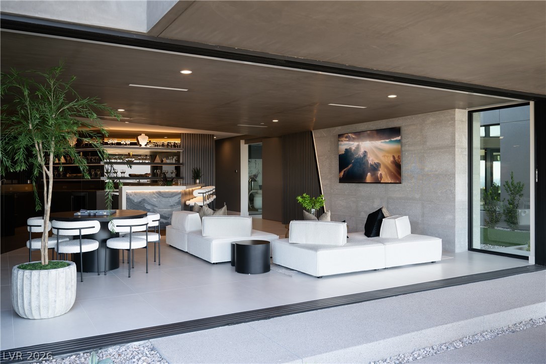 8 Chisel Crest Court