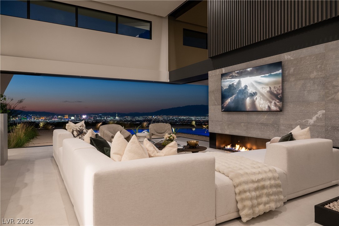 8 Chisel Crest Court