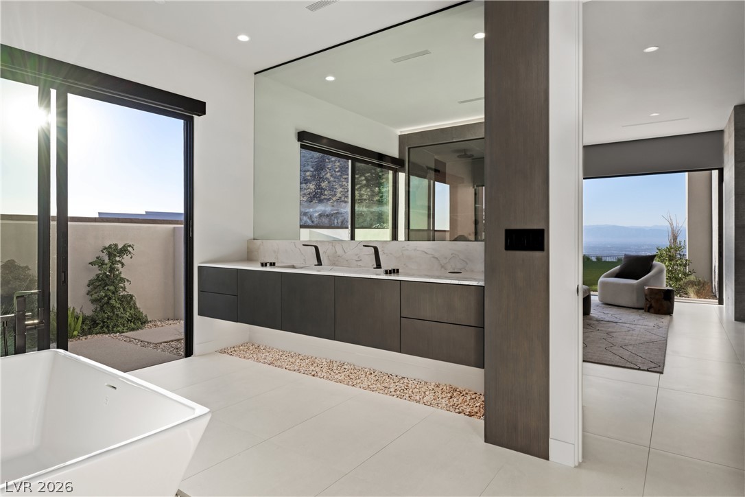 8 Chisel Crest Court