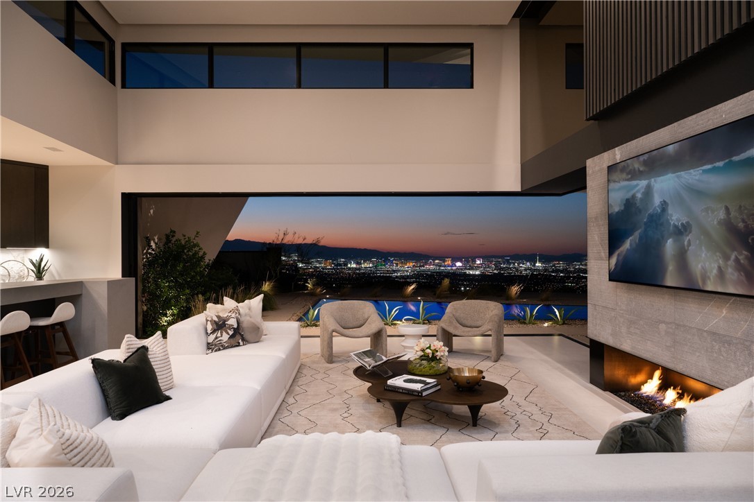 8 Chisel Crest Court